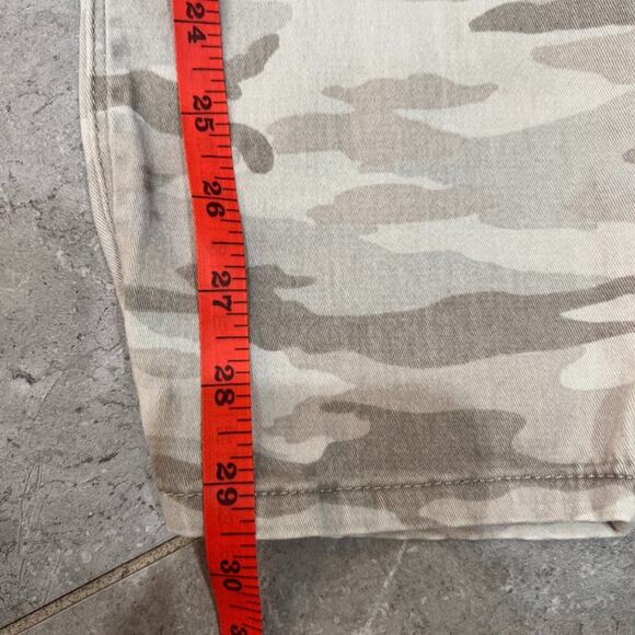 Gray by Saks Fifth Avenue camo skinny jeans, size 30 - Picture 9 of 9